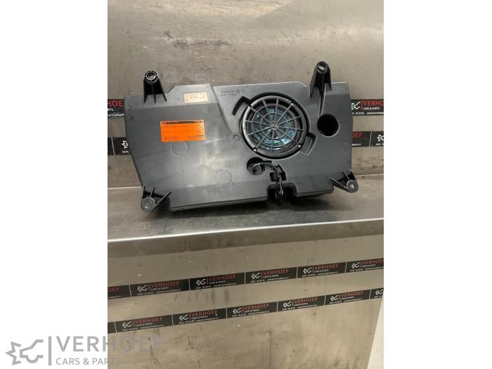 Używane Subwoofer Mercedes A (W176) 1.6 A-180 16V Cena € 125,00 Procedura marży oferowane przez Verhoef Cars & Parts