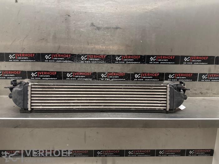 Usados Intercooler Opel Astra K Sports Tourer 1.0 Turbo 12V Precio € 75,00 Norma de margen ofrecido por Verhoef Cars & Parts