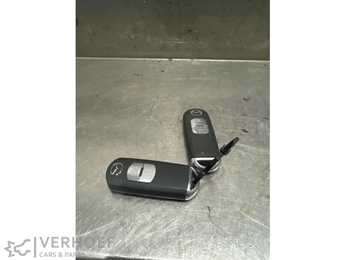 Używane Klucz Mazda CX-5 I (KE,GH) 2.0 SkyActiv-G 16V 2WD Cena na żądanie oferowane przez Verhoef Cars & Parts