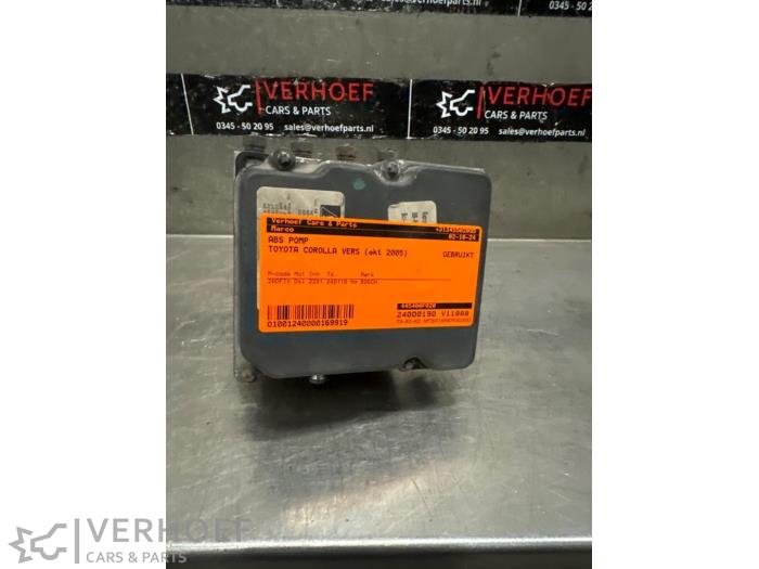 Begagnade ABS-pump Toyota Corolla Verso (R10/11) 2.2 D-4D 16V Pris € 50,00 Marginaltabell erbjuds av Verhoef Cars & Parts