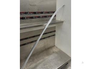 Used Roof rail, right Volvo V60 II (ZW) 2.0 T5 16V Price on request offered by Verhoef Cars & Parts
