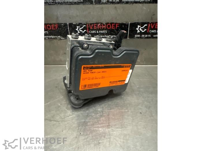 Usagé Bloc ABS Skoda Fabia IV (PJ3) 1.0 TSI 12V Prix € 300,00 Règlement à la marge proposé par Verhoef Cars & Parts