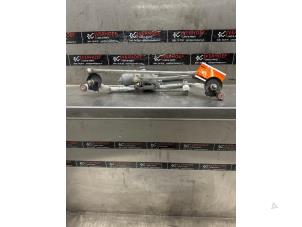 Used Wiper motor + mechanism Toyota Verso 1.8 16V VVT-i Price on request offered by Verhoef Cars & Parts