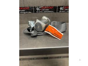 Gebrauchte Sicherheitsgurt links hinten Toyota Prius (ZVW3) 1.8 16V Preis € 90,00 Margenregelung angeboten von Verhoef Cars & Parts