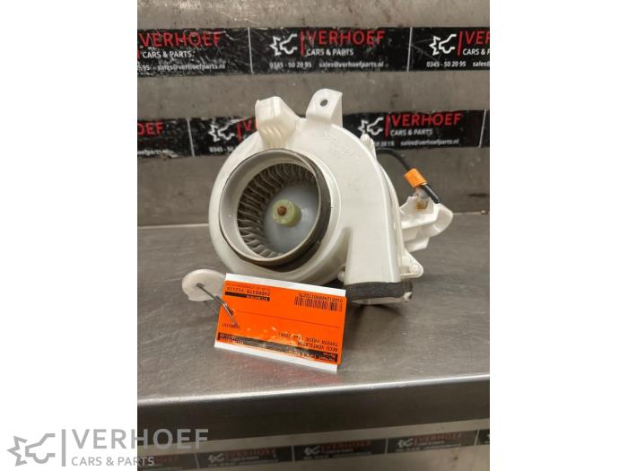 Używane Wentylator akumulatora Toyota Prius (NHW20) 1.5 16V Cena € 75,00 Procedura marży oferowane przez Verhoef Cars & Parts