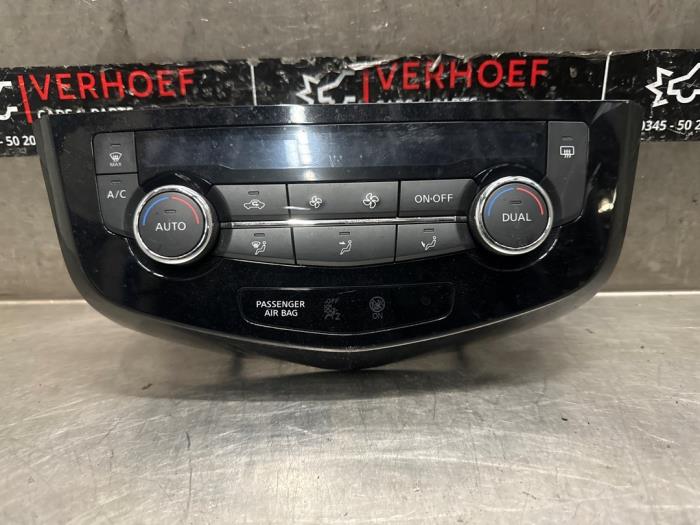 Värmekontrollpanel från en Nissan X-Trail (T32) 1.6 DIG-T 16V 2018