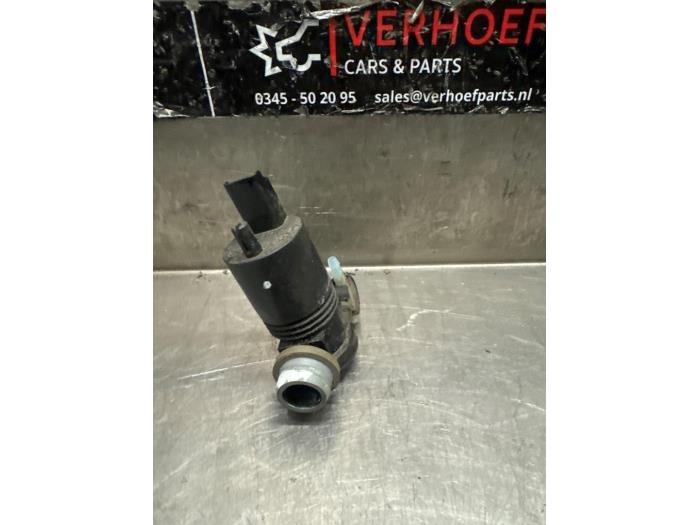 Pump, vindrutespolare från en Nissan X-Trail (T32) 1.6 DIG-T 16V 2018