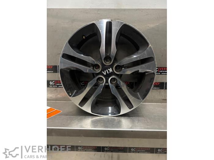 Używane Obrecz Kia Pro Cee'd Cena na żądanie oferowane przez Verhoef Cars & Parts