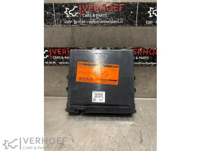 Używane Sterownik Start/Stop Toyota Aygo X 1.0 12V VVT-i Cena € 225,00 Procedura marży oferowane przez Verhoef Cars & Parts