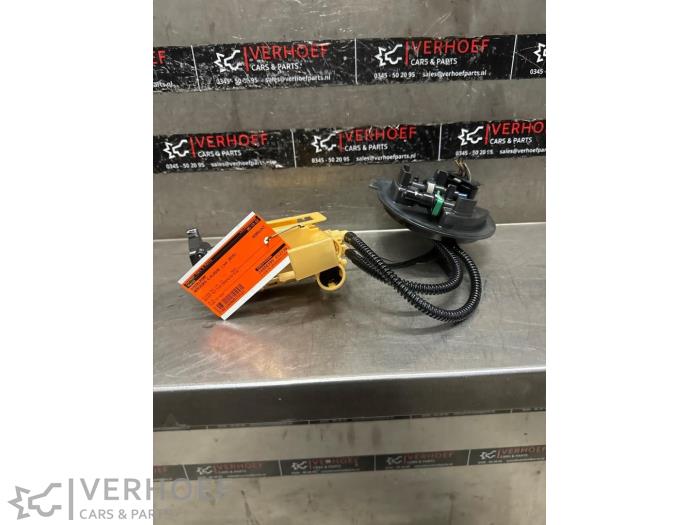 Gebrauchte Dieselpumpe Mercedes C Estate (S205) C-220 CDI BlueTEC, C-220 d 2.2 16V Preis € 75,00 Margenregelung angeboten von Verhoef Cars & Parts