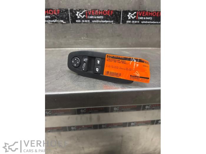 Używane Przelacznik combi okienny Peugeot 208 I (CA/CC/CK/CL) 1.2 Vti 12V PureTech 82 Cena € 25,00 Procedura marży oferowane przez Verhoef Cars & Parts