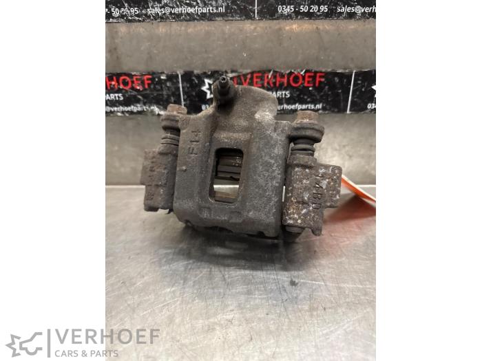 Usagé Etrier de frein arrière gauche Toyota Land Cruiser (J12) 3.0 D-4D 16V Prix sur demande proposé par Verhoef Cars & Parts