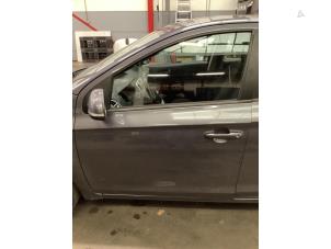 Używane Drzwi lewe przednie wersja 4-drzwiowa Hyundai i20 1.2i 16V Cena na żądanie oferowane przez Verhoef Cars & Parts