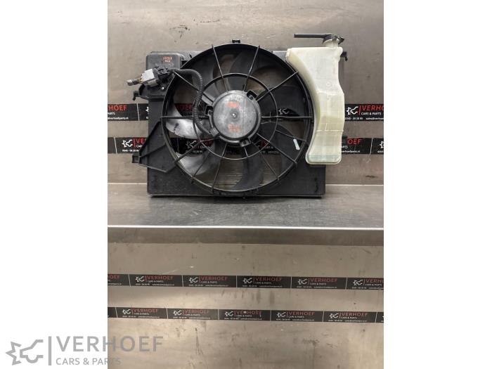 Używane Wentylator Kia Stonic (YB) 1.4 MPI 16V Cena € 175,00 Procedura marży oferowane przez Verhoef Cars & Parts