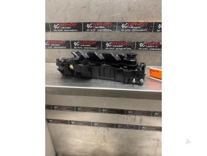 Begagnade Vipparmskåpa Volvo V60 I (FW/GW) 2.0 D2 16V Pris på förfrågan erbjuds av Verhoef Cars & Parts