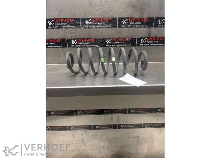Begagnade Bakre spolfjäder Toyota Camry (VH7) 2.5 Hybrid 16V Pris € 20,00 Marginaltabell erbjuds av Verhoef Cars & Parts