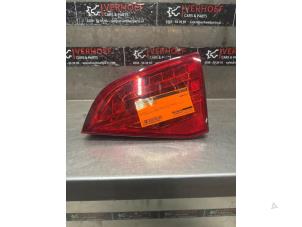 Usados Luz trasera derecha Audi A4 Avant (B8) 1.8 TFSI 16V Precio € 50,00 Norma de margen ofrecido por Verhoef Cars & Parts