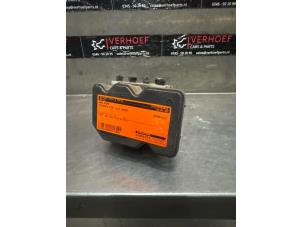Begagnade ABS-pump Hyundai i10 (F5) 1.1i 12V Pris på förfrågan erbjuds av Verhoef Cars & Parts