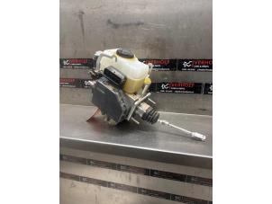 Used Brake servo Toyota Land Cruiser (J15) 2.8 D-4D 16V Euro 6 Price on request offered by Verhoef Cars & Parts