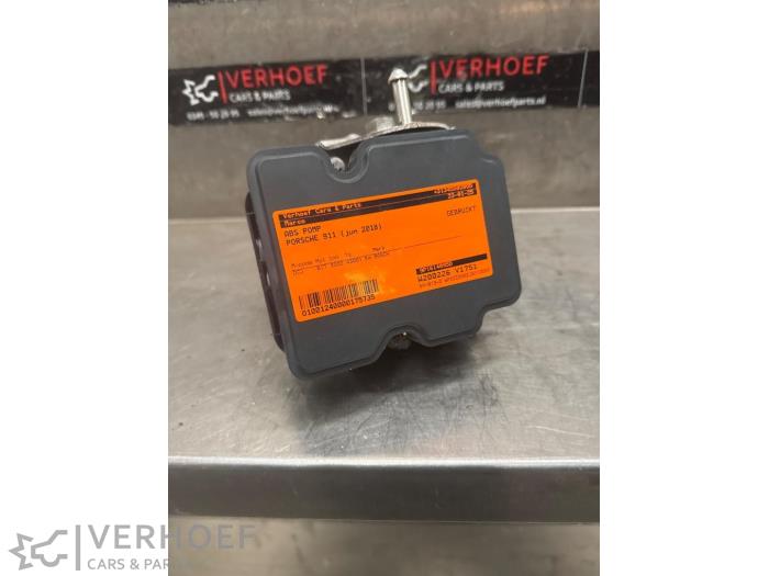 Begagnade ABS-pump Porsche 911 (991) 3.0 24V Carrera GTS Pris på förfrågan erbjuds av Verhoef Cars & Parts