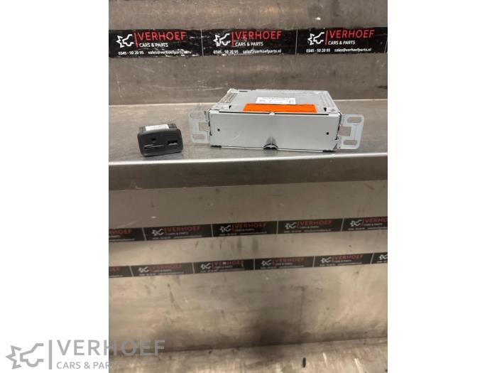 Usagé Module navigation Renault Captur I (2R) 0.9 Energy TCE 12V Prix € 175,00 Règlement à la marge proposé par Verhoef Cars & Parts
