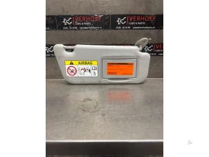 Begagnade Solskydd Toyota Yaris III (P13) 1.5 16V Hybrid Pris € 40,00 Marginaltabell erbjuds av Verhoef Cars & Parts