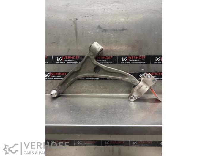Gebrauchte Querlenker links vorne Mercedes A Limousine (177.1) 1.3 A-200 Turbo Preis € 150,00 Margenregelung angeboten von Verhoef Cars & Parts