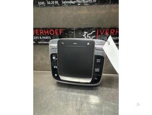 Begagnade Kontrollenhet, multimedia Mercedes A Limousine (177.1) 1.3 A-200 Turbo Pris € 120,00 Marginaltabell erbjuds av Verhoef Cars & Parts