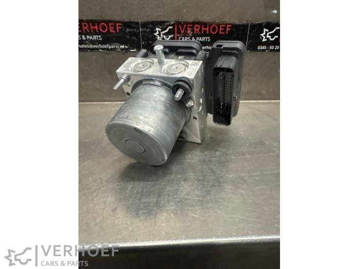 Usagé Bloc ABS Mercedes A Limousine (177.1) 1.3 A-200 Turbo Prix € 175,00 Règlement à la marge proposé par Verhoef Cars & Parts