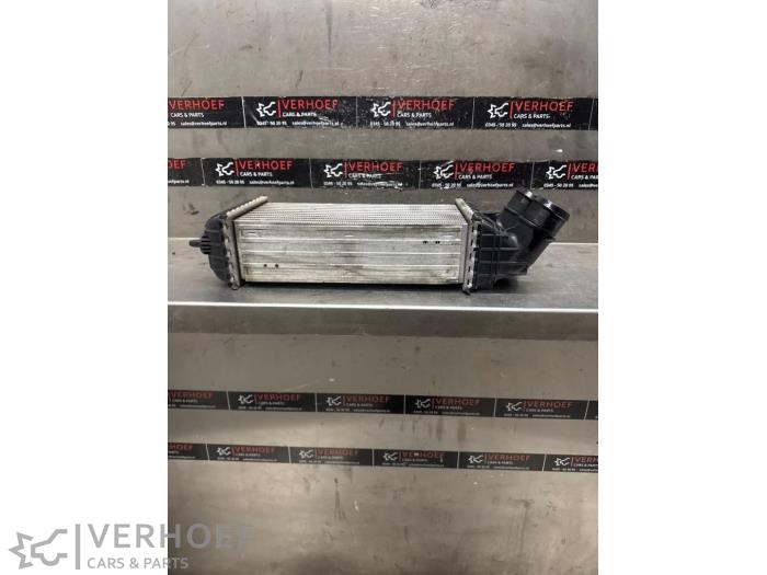 Usados Intercooler Opel Crossland (X) 1.2 Turbo 12V Precio € 65,00 Norma de margen ofrecido por Verhoef Cars & Parts