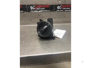 Usados Interruptor de luz Mercedes Citan (415.6) 1.5 108 CDI Precio € 24,20 IVA incluido ofrecido por Verhoef Cars & Parts