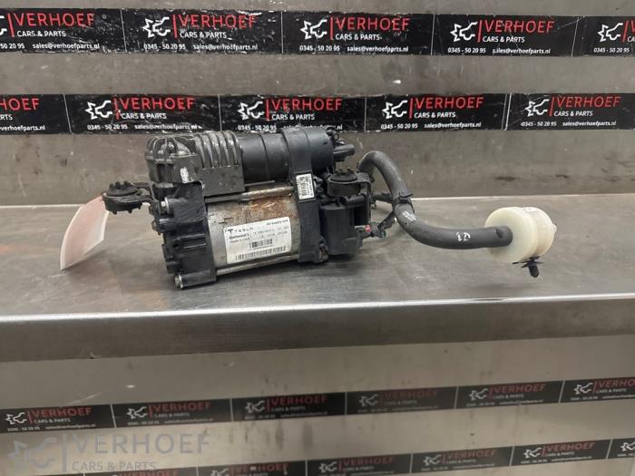 Begagnade Luftpump (fjädring) Tesla Model S 90D Pris på förfrågan erbjuds av Verhoef Cars & Parts