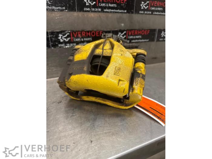 Gebrauchte Bremszange links vorne Fiat 500C/595C/695C 1.4 T-Jet 16V 595 Turismo Preis € 50,00 Margenregelung angeboten von Verhoef Cars & Parts