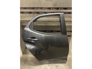 Usados Puerta de 4 puertas derecha detrás Mazda 2 Hybrid 1.5 12V Precio € 650,00 Norma de margen ofrecido por Verhoef Cars & Parts