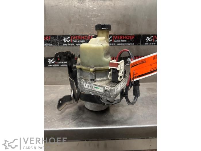 Usagé Pompe de direction Dacia Lodgy (JS/SD0J) 1.2 TCE 16V Prix sur demande proposé par Verhoef Cars & Parts