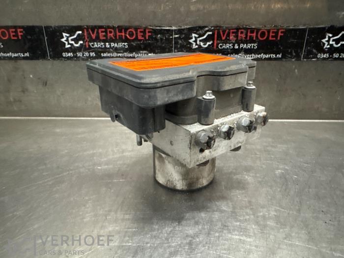 Używane Pompa ABS Renault Master III (MA/MB/MC/MD/MH/MF/MG/MH) 2.3 dCi 16V Cena na żądanie oferowane przez Verhoef Cars & Parts