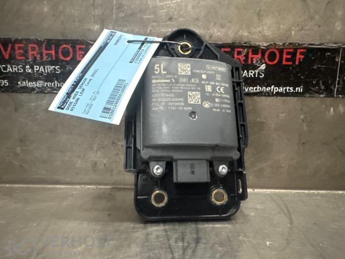Begagnade Dödvinkelsensor Nissan Leaf (ZE1) Electric Pris € 75,00 Marginaltabell erbjuds av Verhoef Cars & Parts