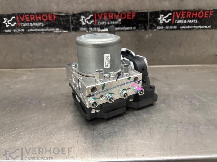 Gebrauchte ABS Pumpe Nissan Leaf (ZE1) Electric Preis € 200,00 Margenregelung angeboten von Verhoef Cars & Parts