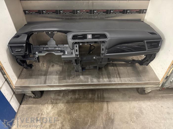 Używane Panel Nissan Leaf (ZE1) Electric Cena na żądanie oferowane przez Verhoef Cars & Parts