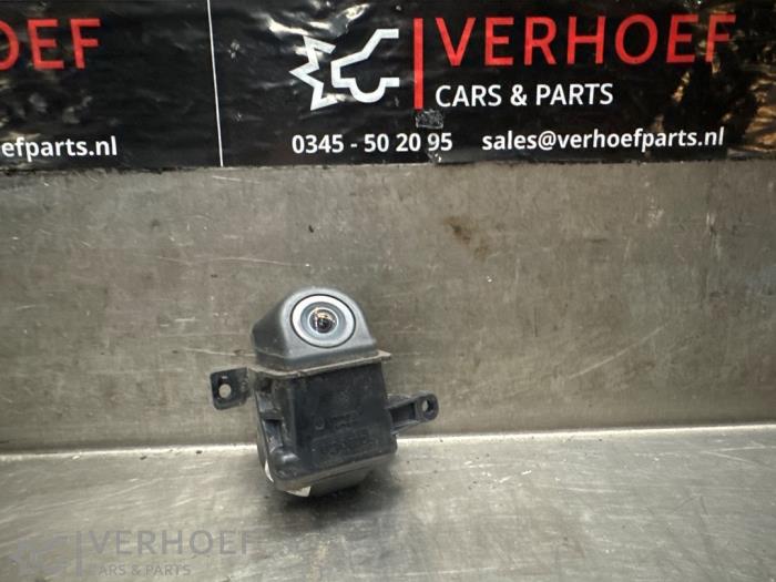 Używane Kamera cofania Ford C-Max (DXA) 1.0 Ti-VCT EcoBoost 12V 125 Cena € 110,00 Procedura marży oferowane przez Verhoef Cars & Parts