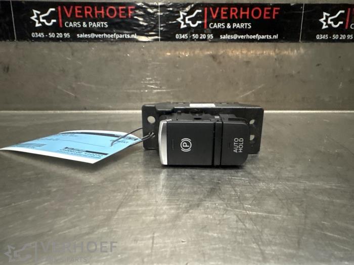 Gebrauchte Handbremse Schalter Nissan Juke (F16) 1.6 Hybrid 16V Preis € 25,00 Margenregelung angeboten von Verhoef Cars & Parts