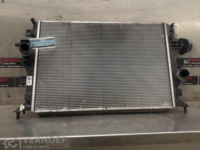 Usagé Radiateur Hyundai Ioniq 1.6 GDI 16V PHEV Prix € 150,00 Règlement à la marge proposé par Verhoef Cars & Parts