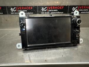 Gebrauchte Displays Multi Media Anzeige Renault Clio IV Estate/Grandtour (7R) 0.9 Energy TCE 12V Preis € 250,00 Margenregelung angeboten von Verhoef Cars & Parts