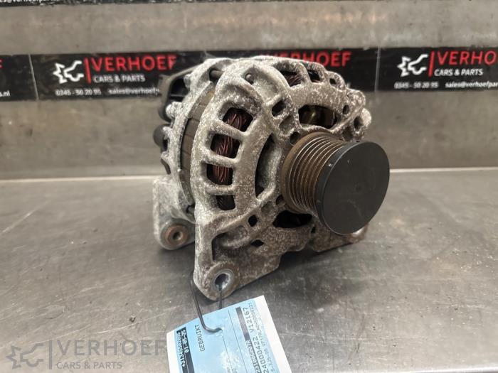 Usagé Dynamo Renault Clio IV Estate/Grandtour (7R) 0.9 Energy TCE 12V Prix € 50,00 Règlement à la marge proposé par Verhoef Cars & Parts
