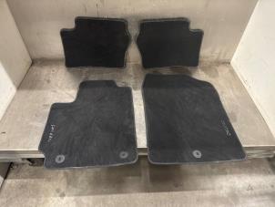 Begagnade Set med mattor Kia Picanto (JA) 1.0 DPi 12V Pris € 50,00 Marginaltabell erbjuds av Verhoef Cars & Parts
