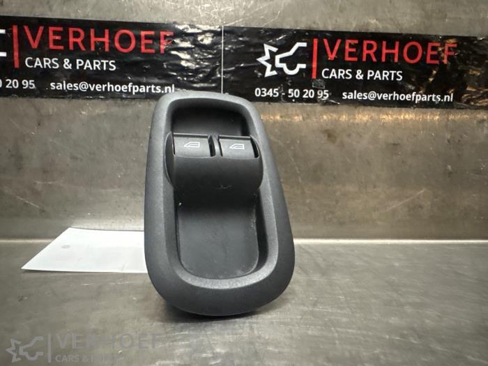 Usados Interruptor combinado de ventanillas Ford Transit Custom 2.0 TDCi 16V Eco Blue 130 Precio € 36,30 IVA incluido ofrecido por Verhoef Cars & Parts