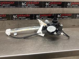 Gebrauchte Fenstermechanik 4-türig links hinten Toyota Yaris IV (P21/PA1/PH1) 1.5 12V Hybrid 115 Preis € 50,00 Margenregelung angeboten von Verhoef Cars & Parts