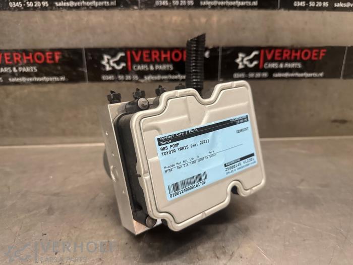 Usagé Bloc ABS Toyota Yaris IV (P21/PA1/PH1) 1.5 12V Hybrid 115 Prix € 175,00 Règlement à la marge proposé par Verhoef Cars & Parts