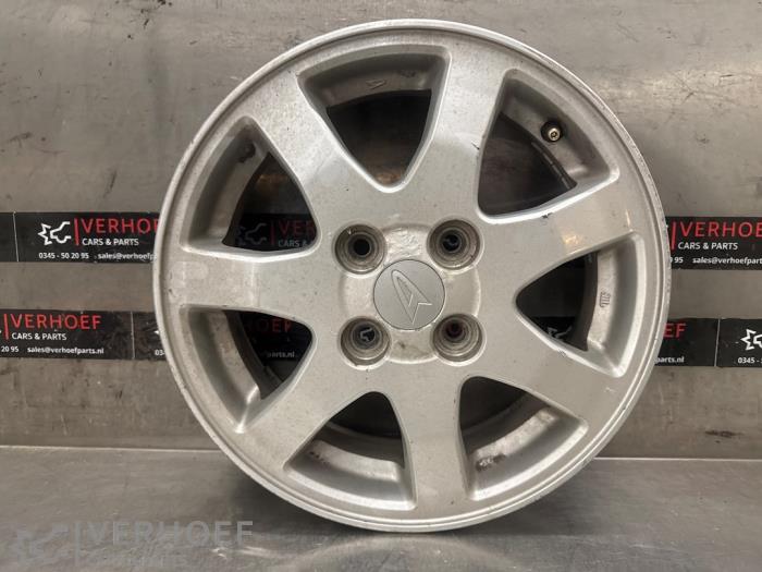 Używane Obrecz Daihatsu Cuore (L251/271/276) 1.0 12V DVVT Cena € 50,00 Procedura marży oferowane przez Verhoef Cars & Parts