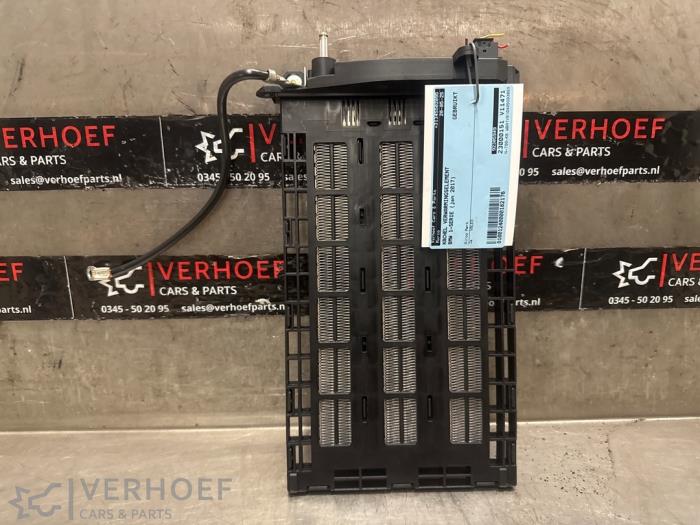 Begagnade Värmeelement BMW 1 serie (F20) 116d 1.5 12V TwinPower Pris € 50,00 Marginaltabell erbjuds av Verhoef Cars & Parts